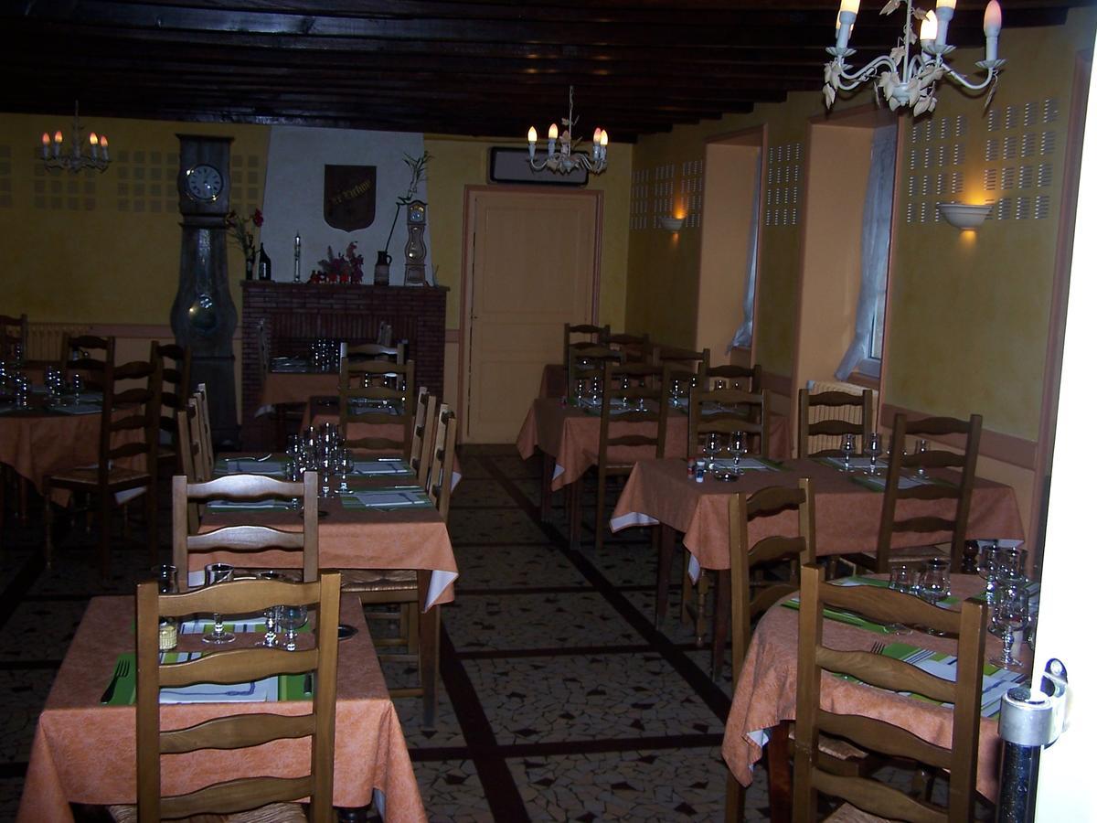 Le Lichou Hotel Vallon-en-Sully Екстериор снимка
